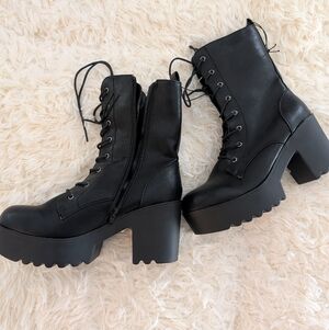 Hot Topic Black Lace-Up Chunky Platform Boots